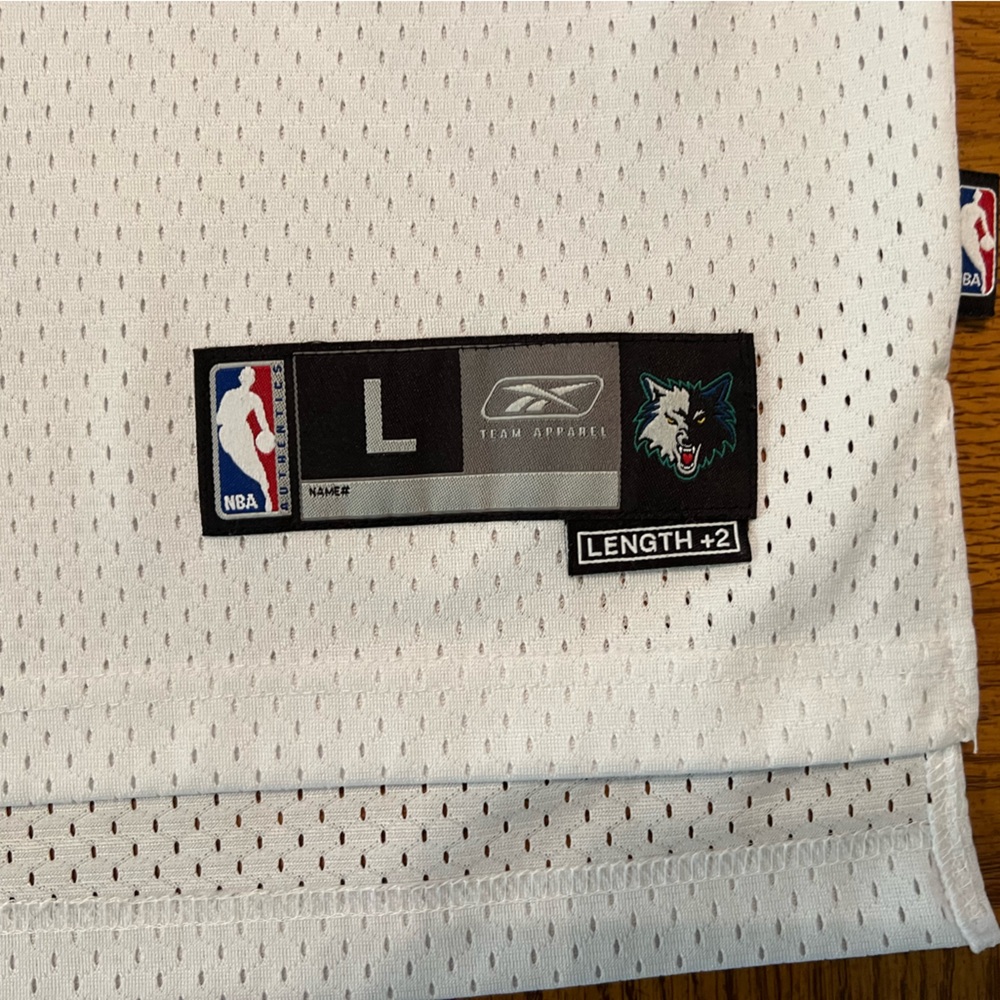 Kevin Garnett Timberwolves NBA Reebok Youth Jersey - Picture 7 of 9